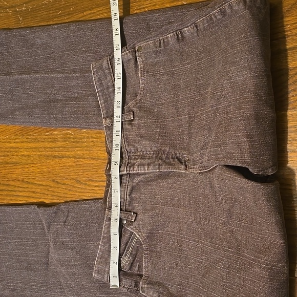 Wrangler Q Baby Brown Jeans. Cowgirl Cut. Size: 11/12 x 36 length - Picture 4 of 7